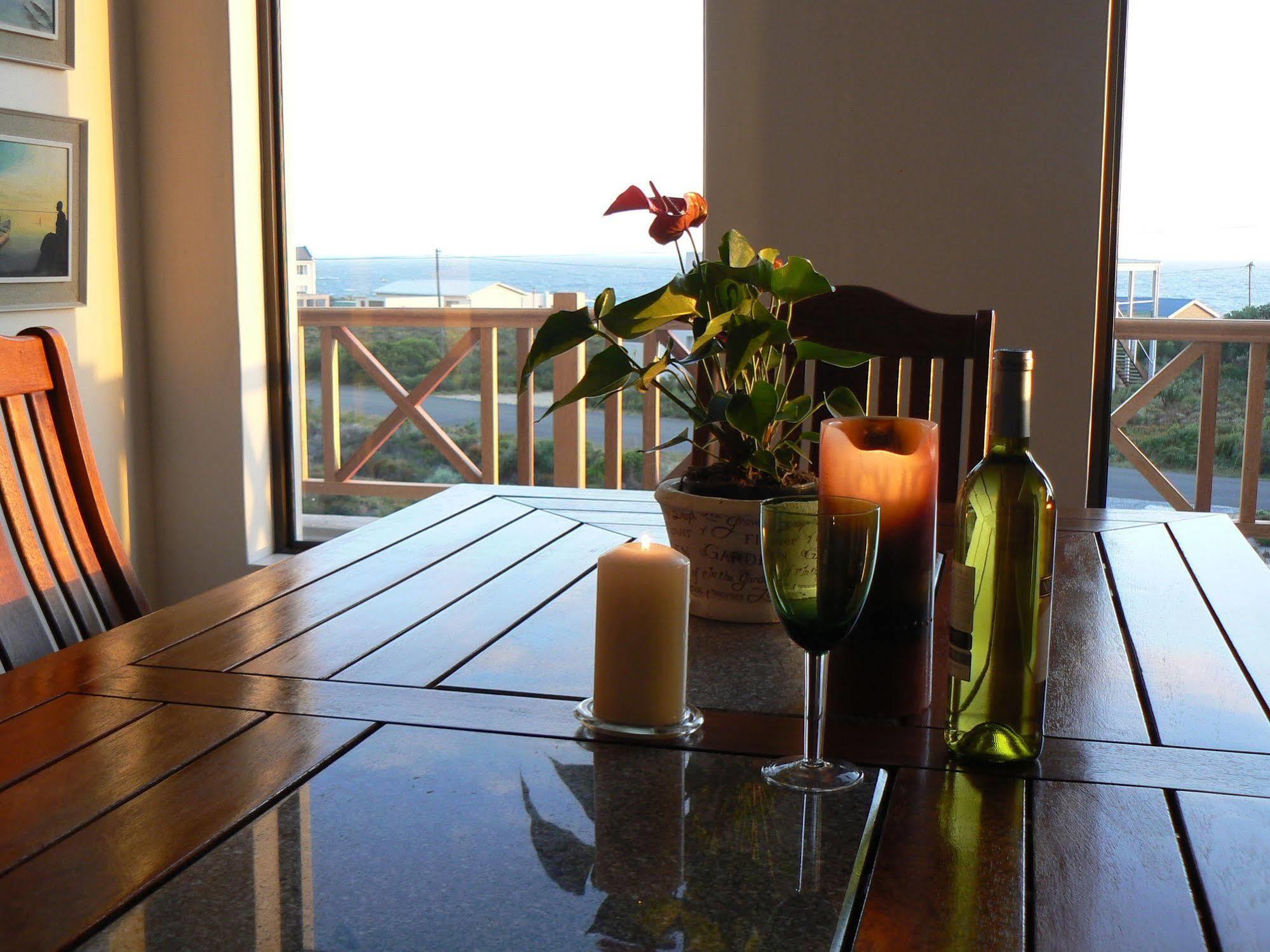 Van Den Berg'S Guesthouse Bettyʼs Bay Exterior foto